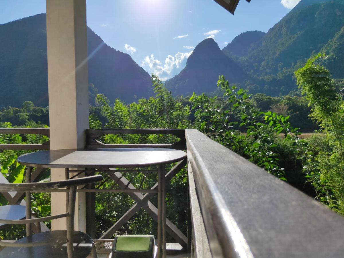 Sunset Bungalows & Gh Muang Ngoi 외부 사진